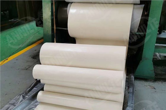 輸送顆粒化肥的輸送帶