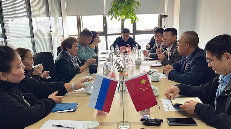 俄羅斯科學院專家團到訪,為濟南安耐注入動能 俄羅斯科學院專家團到訪,為濟南安耐注入動能