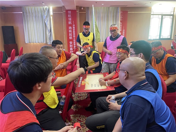 團(tuán)隊(duì)討論