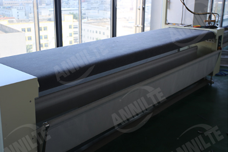 旋轉(zhuǎn)燙臺(tái)毛氈帶1