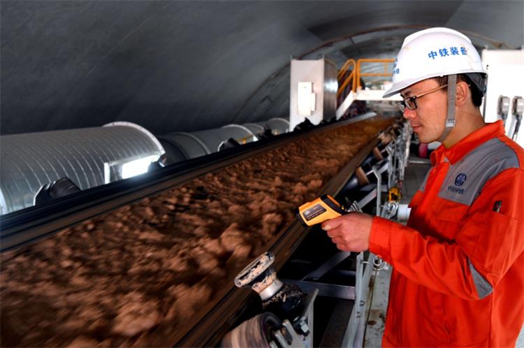 山河號(hào)盾構(gòu)機(jī)-5